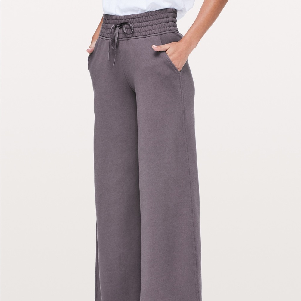 Lululemon Radiant Rhapsody Pants size 4